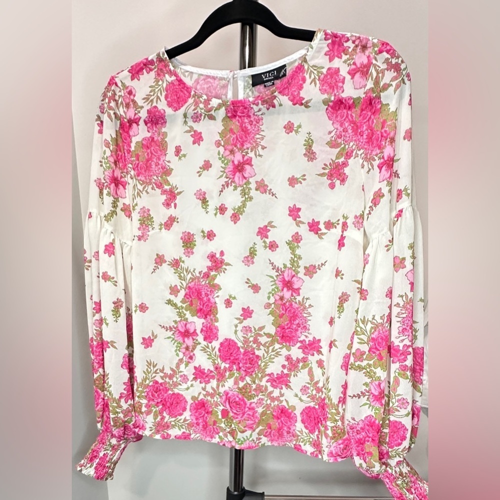 Vici Women's Pink Floral Top Small